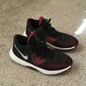 Nike Air Precision Mid Height Basketball Shoe